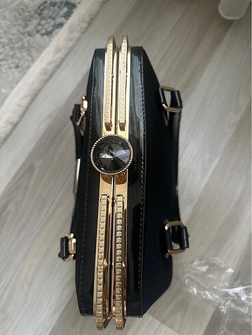  Beden Siyah gold çanta