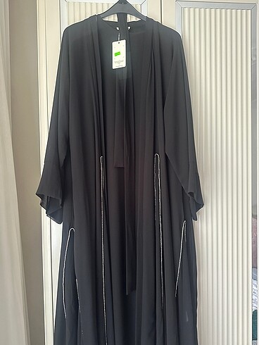 Siyah taş detaylı abaya
