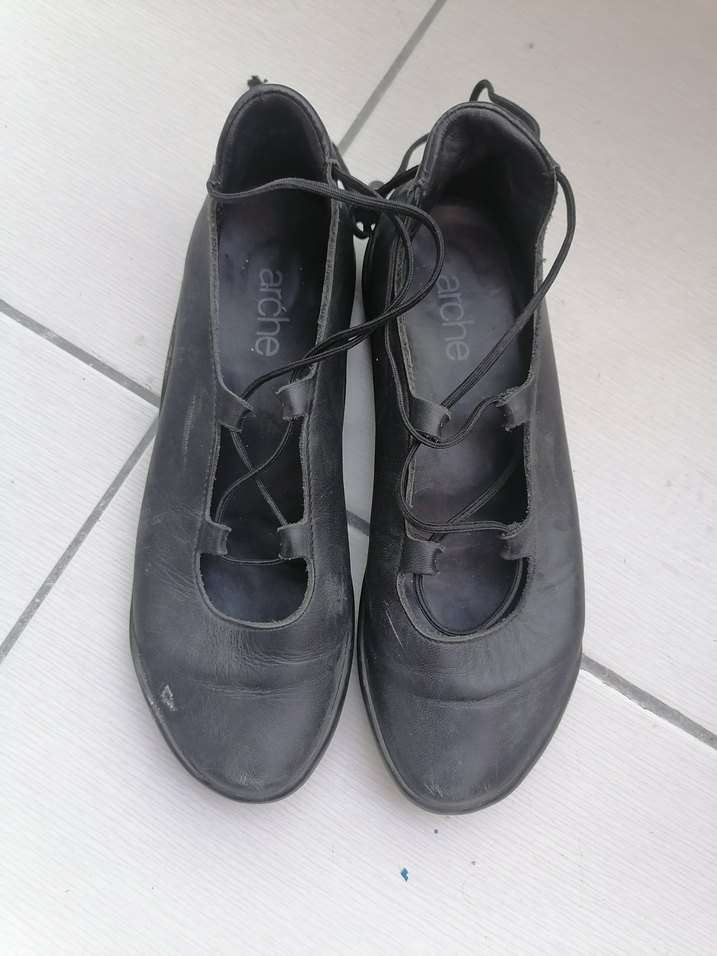 Siyah Deri Dolgu Top. Kemerli Kadın Ayakkabı arche marka 35 No - Görsel 2