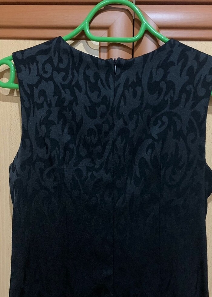 Siyah desenli elbise - Görsel 3