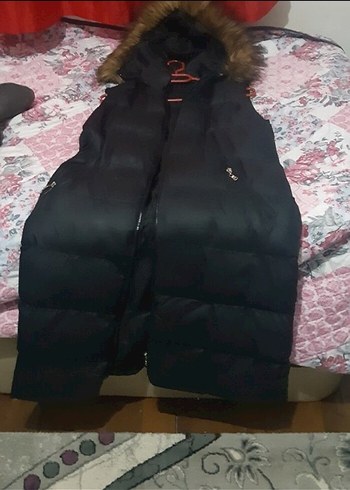 LC Waikiki Kürk Detaylı Siyah Midi Kadın Kışlık Yelek