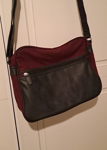 Bordo Fermuarlı Erkek Omuz Çantası