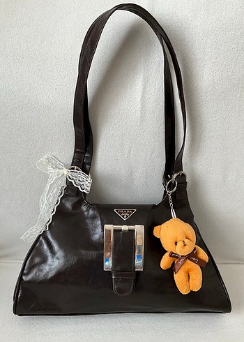 Prada model charmlı vintage Çanta