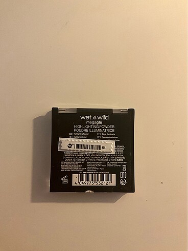Wet n wild Wet n Wild Aydınlatıcı Precious Petals