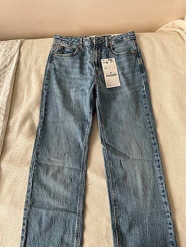 38 Beden mavi Renk Stradivarius d98 Jean yeni etiketli