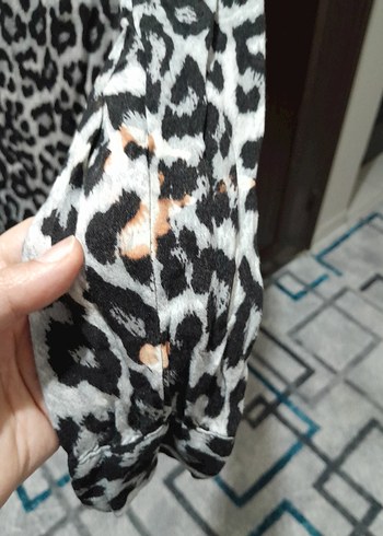 Leopar Desenli Gri Kadın Uzun Kollu Gömlek - Görsel 3