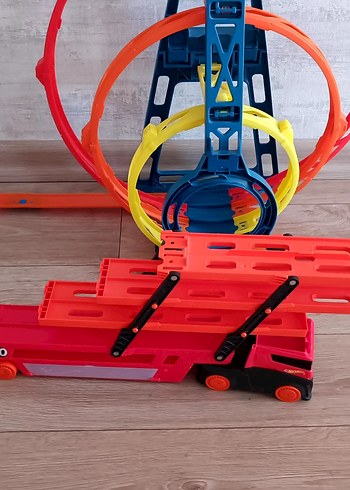 Hot Wheels Track Builder