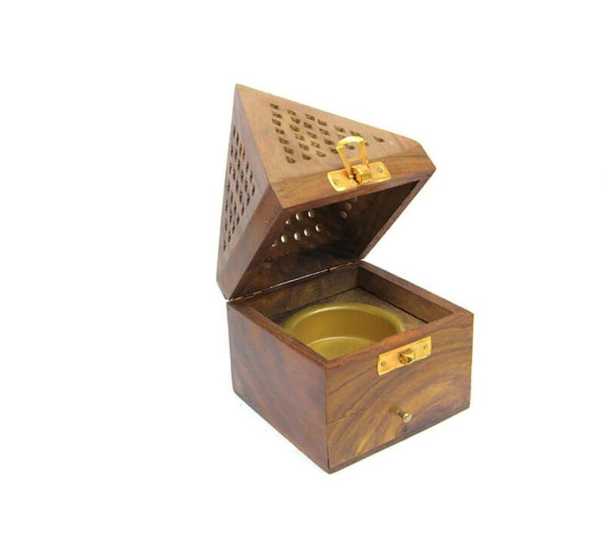 Ahşap Piramit Tütsülük - Görsel 2