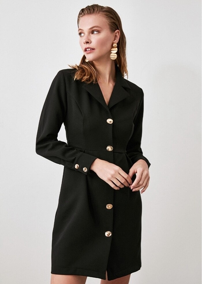 Trendyol siyah dugmeli elbise - Görsel 2