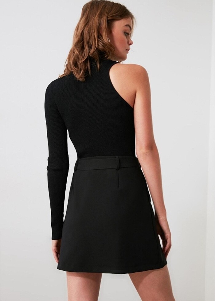 Siyah cep detaylı düğmeli etek - Görsel 3