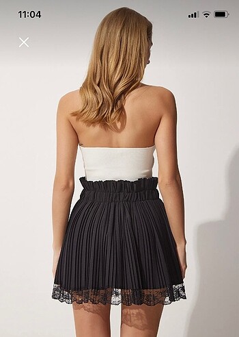 Kadın siyah dantel detaylı pileli mini kloş etek - Görsel 4