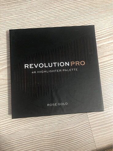 Revolutıon pro aydınlatıcı paleti