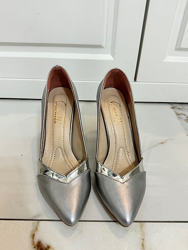 Topuklu ayakkabı - Görsel 2
