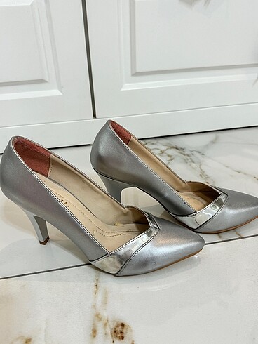 Topuklu ayakkabı - Görsel 3