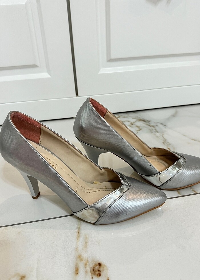 Topuklu ayakkabı - Görsel 3