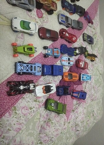  Beden Hotwheels metal araba 