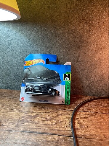 HOT WHEELS TESLA MODEL Y