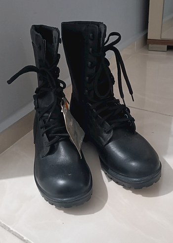Siyah Deri Bağcıklı Erkek Bot