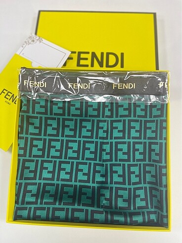 Fendi şal hediye kartlı kutulu etiketli