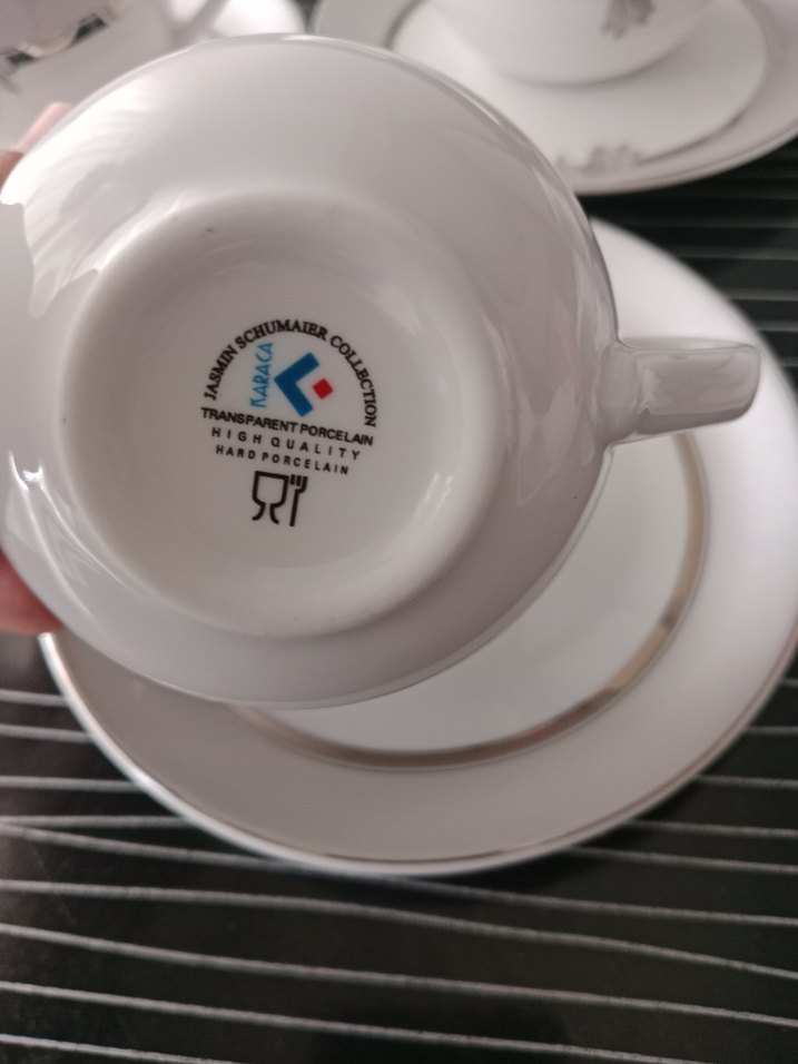 Gri Desenli Beyaz Porselen Fincan ve Tabak - Görsel 2