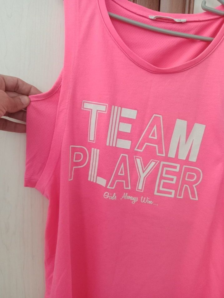 Pembe xs sporcu atleti - Görsel 2