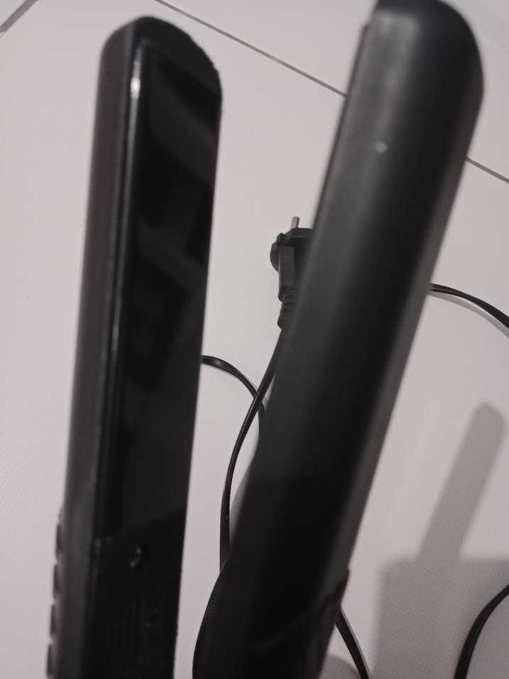 Siyah Saç Düzleştirici - Görsel 3