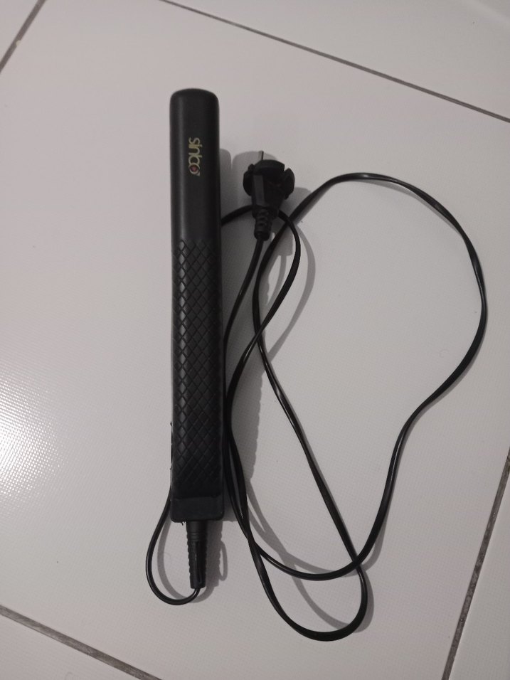 Siyah Saç Düzleştirici - Görsel 4