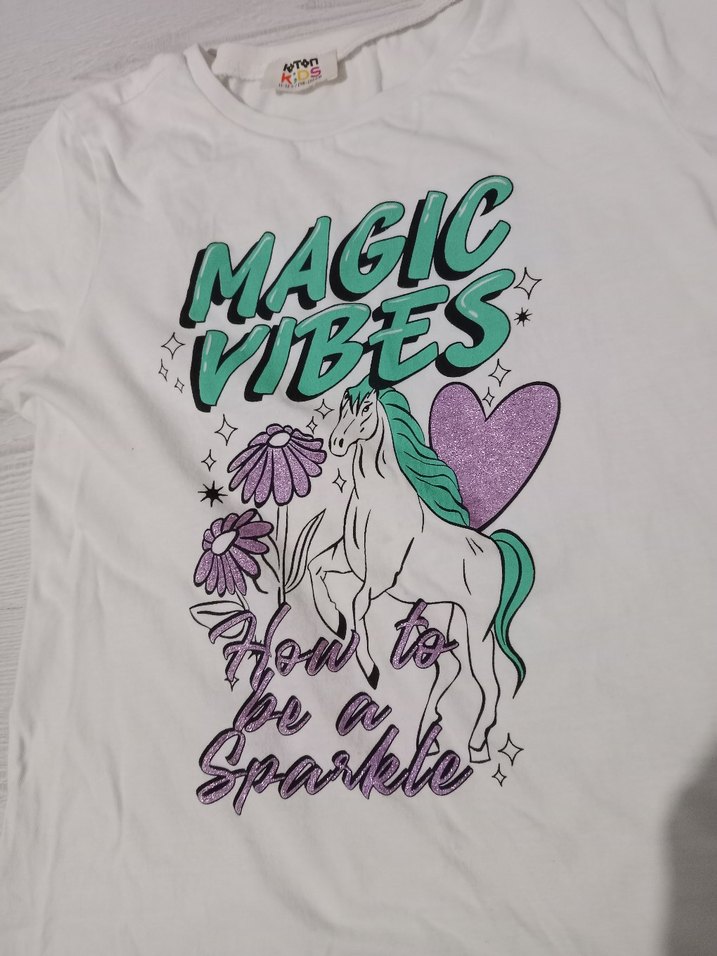 Kız Çocuk Beyaz Payetli Baskılı Tişört - Görsel 3