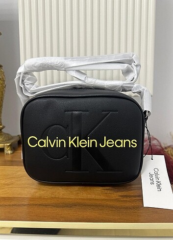 Calvin Klein Çapraz Çanta - Orjinal ve Sıfır 