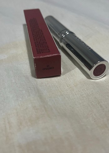 MAC MAC Locked Kiss Mat Ruj