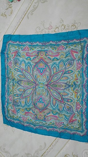 ipek eşarp