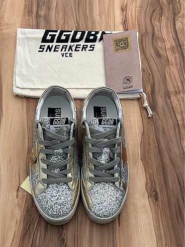 Golden Goose Deluxe Golden Goose