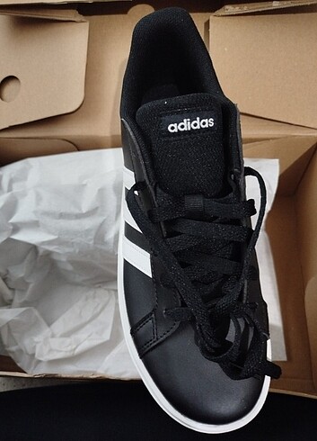 36 Beden siyah Renk Orjinal adidas spor AYAKABI 38no