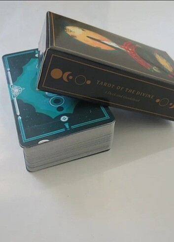 Tarot of Divine ve Lusion Tarot