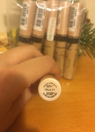 MAYBELLINE Affinitone Kapatıcı 05 Medium Beige 