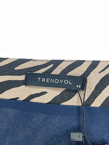 42 Beden çeşitli Renk Trendyol & Milla Midi Etek %70 İndirimli.