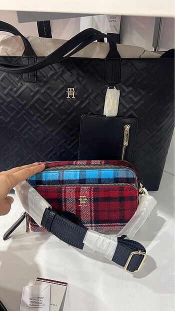  Beden Tommy hilfiger çanta