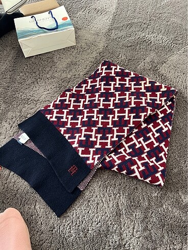 Tomy hilfiger atkı