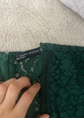 Zara Koyu Yeşil Dantel Uzun Abiye Elbise