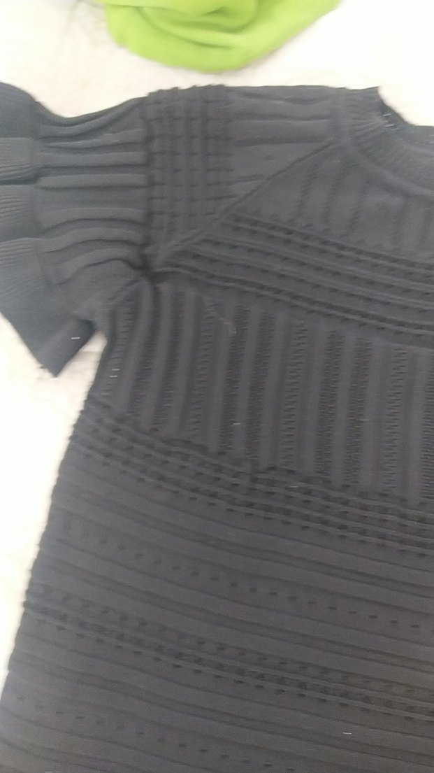 Siyah Volanlı Kısa Kollu Hamile Bluzu - Görsel 3