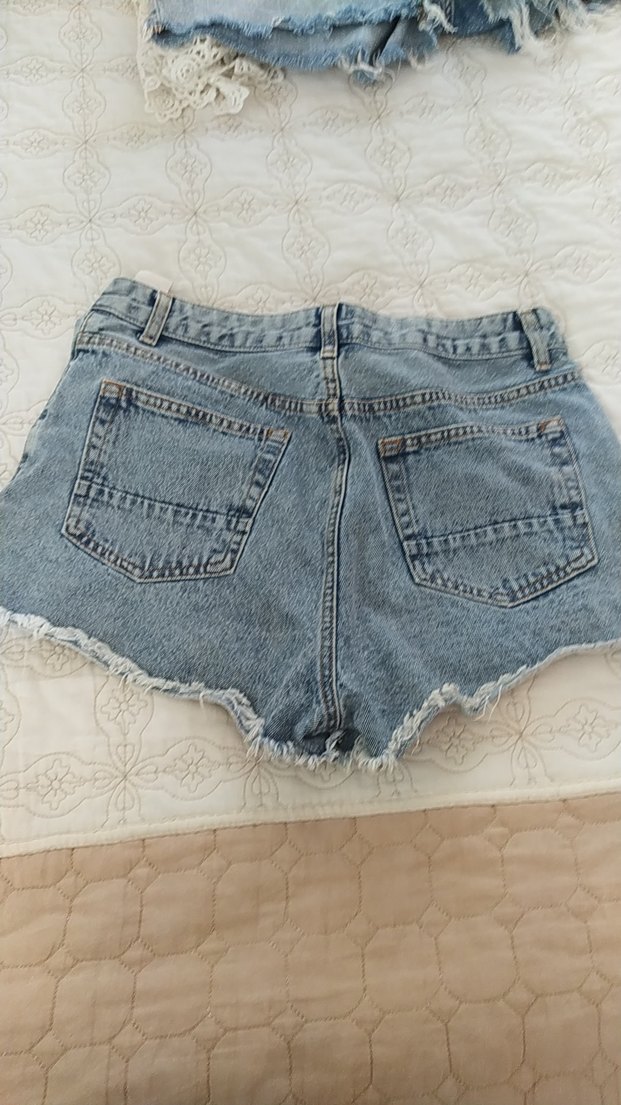 Pul İşlemeli Kadın Kot Şort - Görsel 4