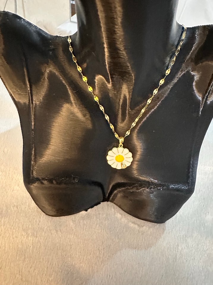Altın Renkli Zincirli Papatya Kolye - Görsel 2