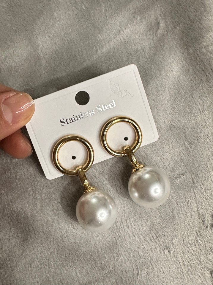 Beyaz Mini İnci Detaylı Çelik Küpe - Görsel 2