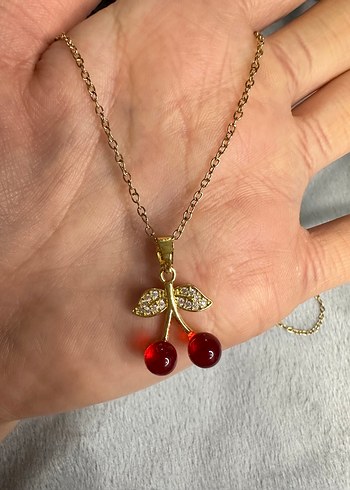 Zincir Detaylı Mini Altın Renk Kiraz Kolye - Görsel 2