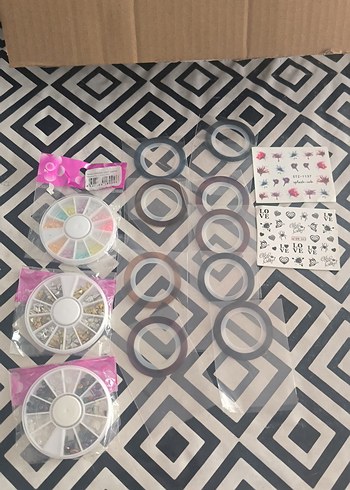 Renkli Tırnak Süslemeleri ve Çıkartmalar Seti - Görsel 8