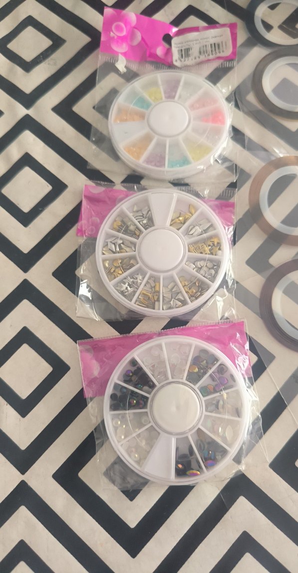 Renkli Tırnak Süslemeleri ve Çıkartmalar Seti - Görsel 4