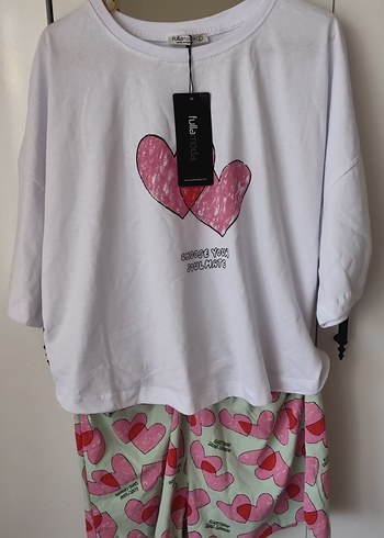 Pembe Kalp Baskılı Kısa Kollu Kadın Pijama Takımı