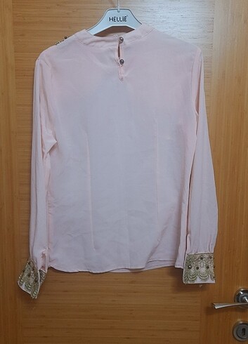 LC Waikiki Toz pembe tatlı altın fırfır detaylı gömlek