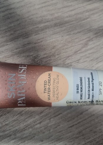 L'Oréal Skin Paradise Tonlu Su Bazlı BB Krem SPF20 - Görsel 3