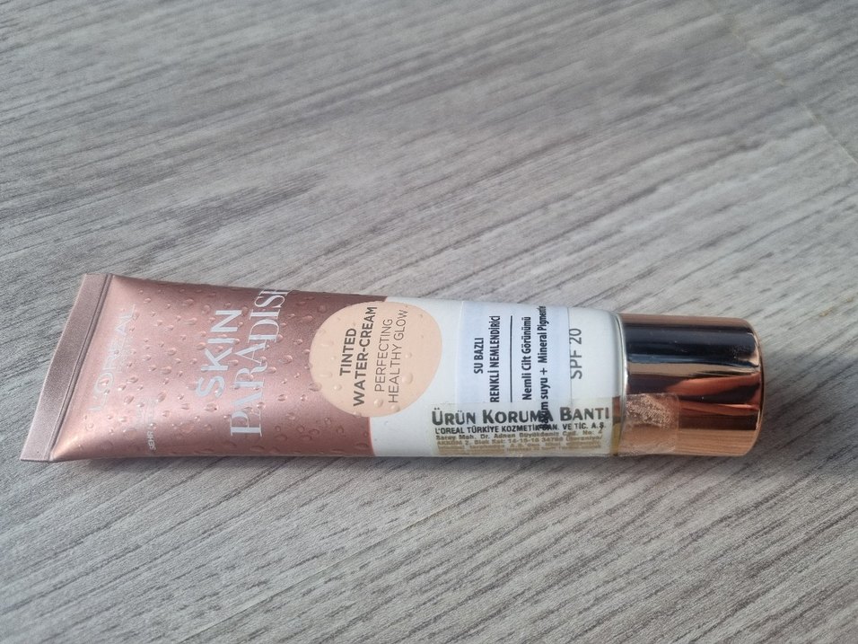 L'Oréal Skin Paradise Tonlu Su Bazlı BB Krem SPF20 - Görsel 2
